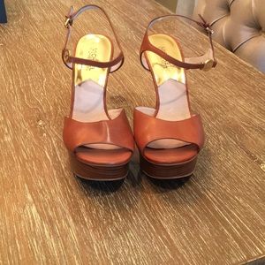 Michale Kors high heel in luggage